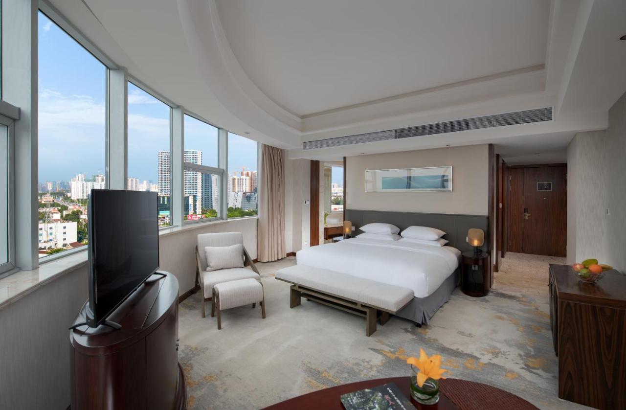 Golden Shining New Century Grand Hotel Beihai Extérieur photo