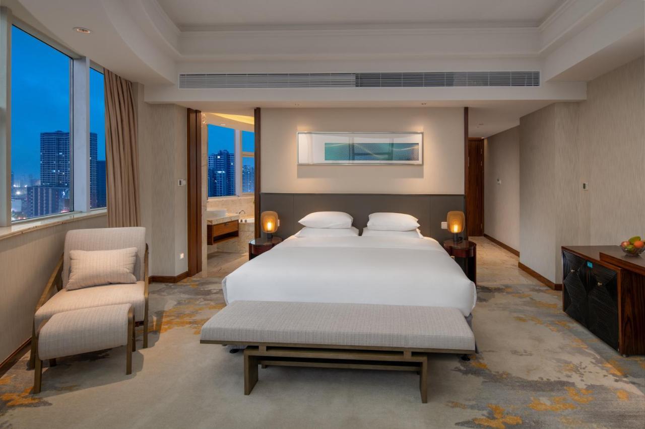 Golden Shining New Century Grand Hotel Beihai Extérieur photo